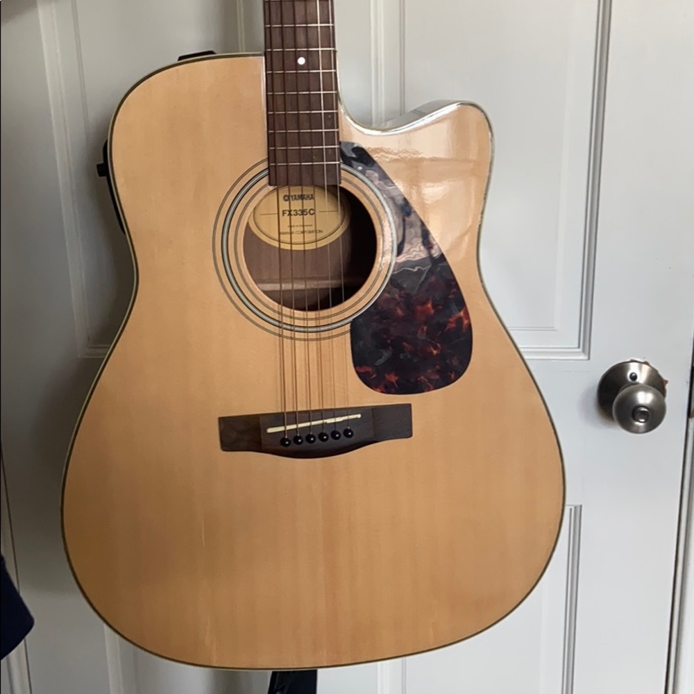 Like new Yamaha Acoustic electric guitar AND MORE